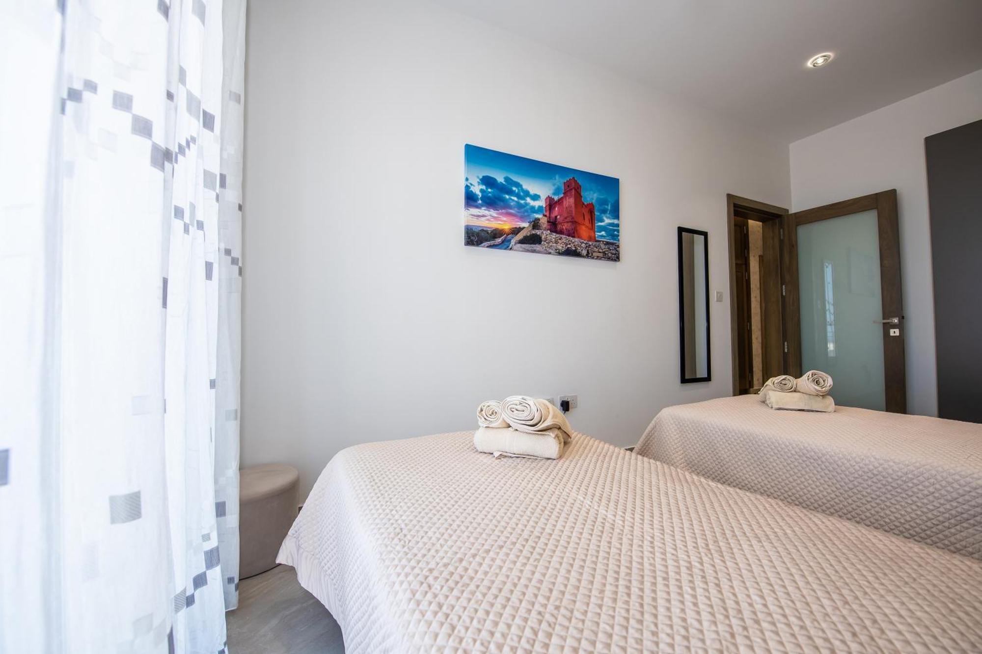 Clifftop Modern Apartment Mellieħa Kültér fotó
